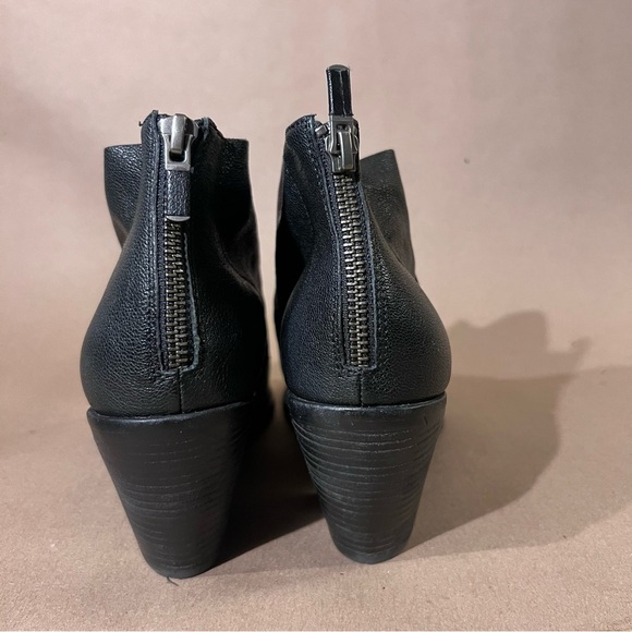 $247 Eileen Fisher Ankle Boots Black Pebbled Leather Peep Toe Women’s US 8.5 - Picture 4 of 11